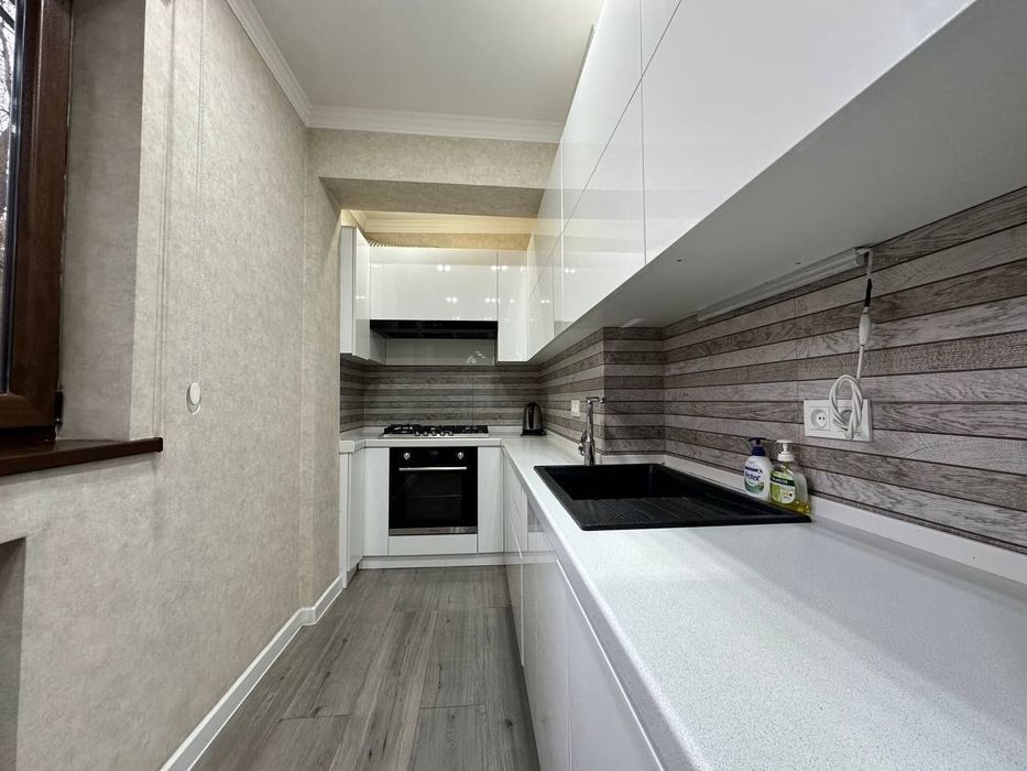 Продаётся 3-х комнатная. Ц-7, ЦУМ, ул. Афросиёб