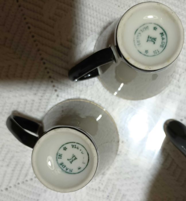 Стар български порцеланов сервиз за греяна ракия.