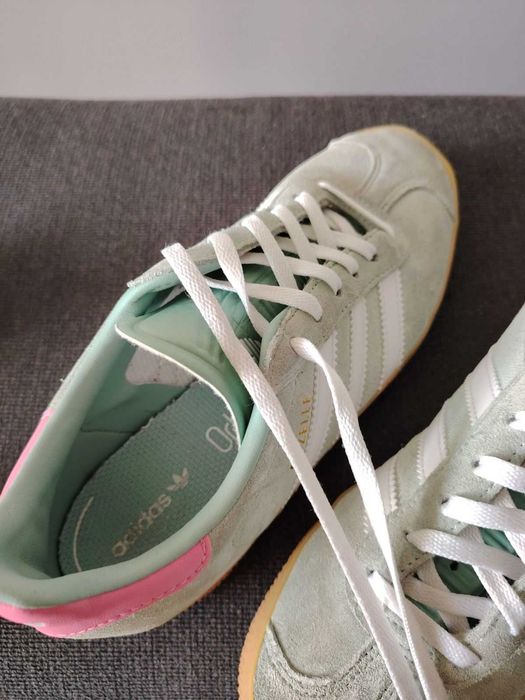 Маратонки 35 и 37 номер Adidas Gazelle Palladium