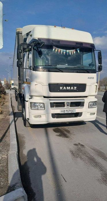 Седельный тягач KAMAZ 5490DC