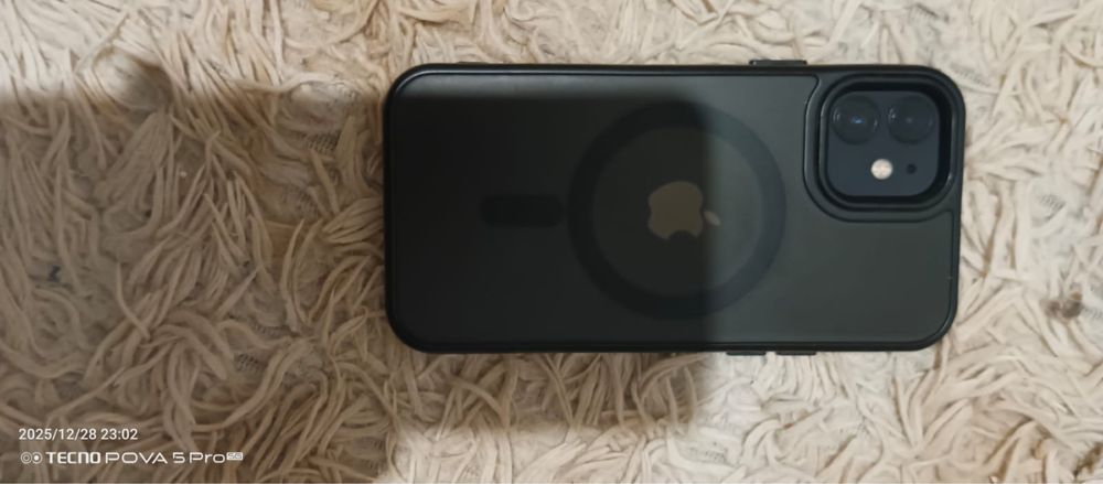 Продам iphone 12.