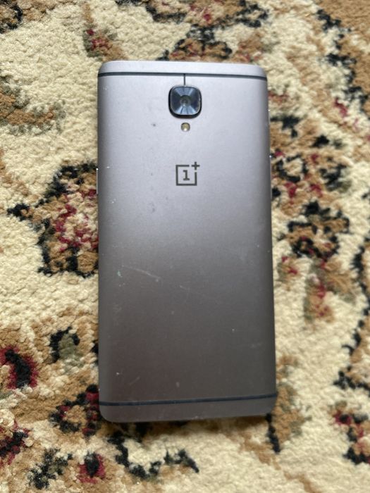 Продам OnePlus телефон