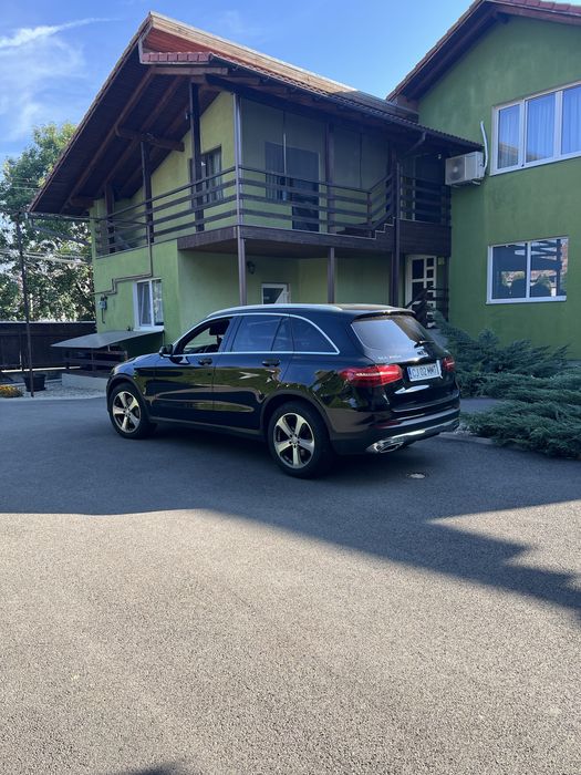 VÂND   MERCEDES   GLC  250  D.  4 MATIC .  2016  / Motor 2,2.  204 CP / 234000  KM / DISTRONIC / PIELE / CAMERA.