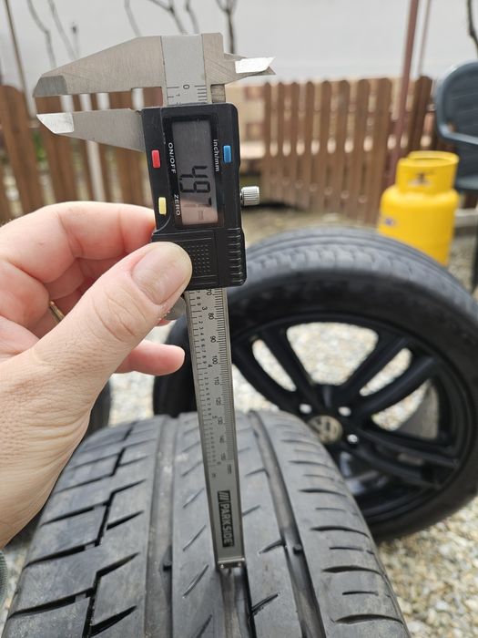 Vand jante si anvelope de vara R17 negre gama VAG