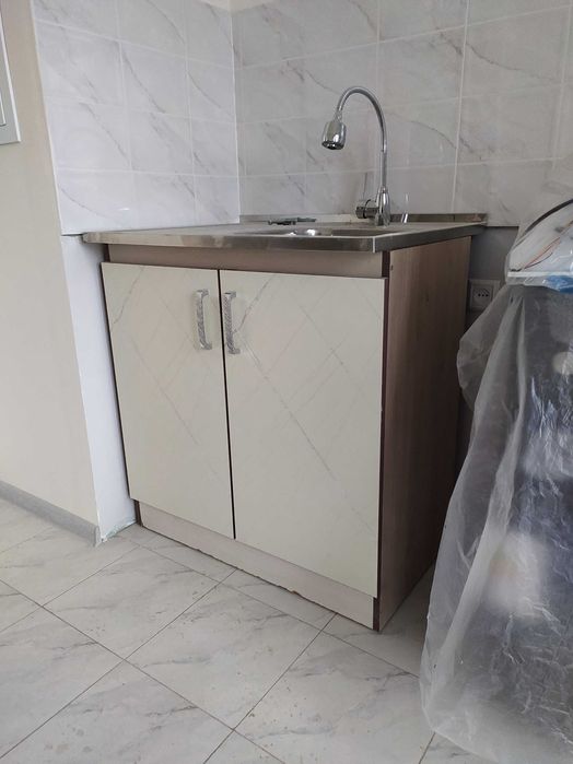 Шкаф кухонный . Холати янги ишлатилмаган