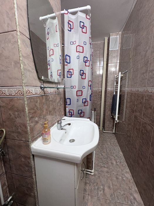 Închiriez Garsonieră zona Radu Negru