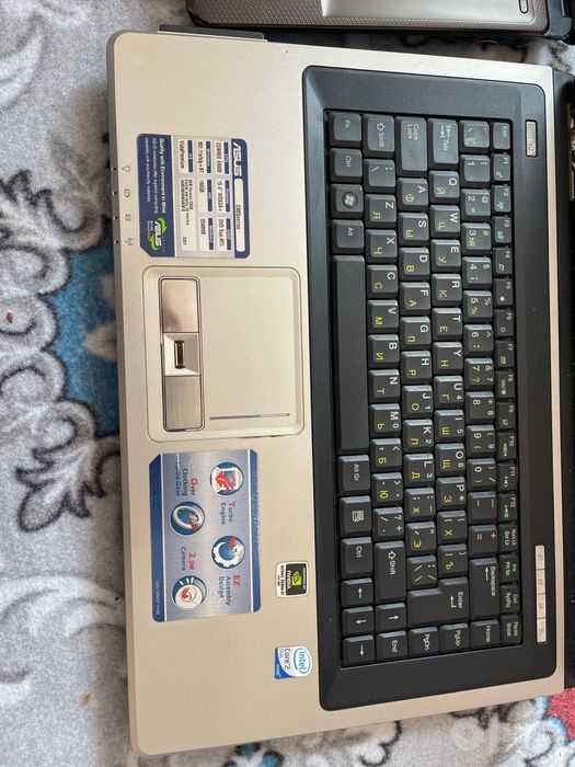 ASUS nautbuk sotiladi 1 ta si ishlidi 2 chisi shilif ketgan