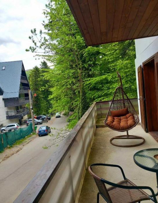 Inchiriez apartament 3 camere Sinaia ,Zona Ultracentrala