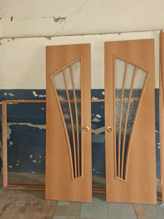 Продам двери разных размеров.