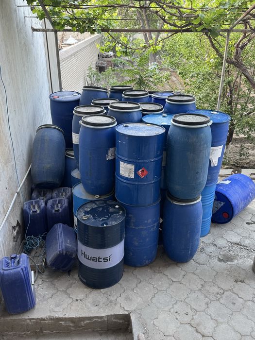 Бочки пластмасововые и железные