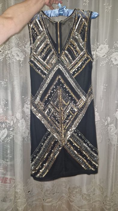 Продам  новые платья