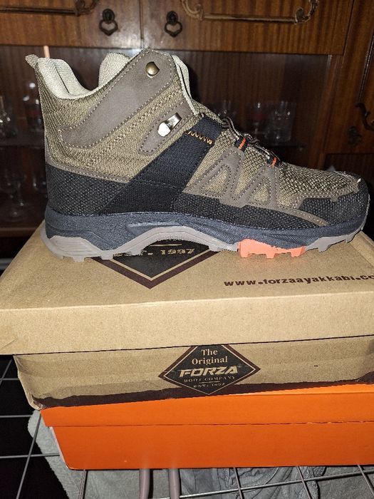 Продавам Нови зимни боти