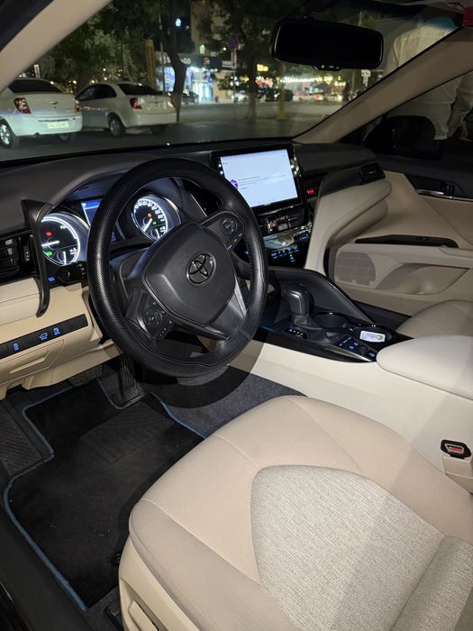 Toyota camry 2022 yil Dubai versa