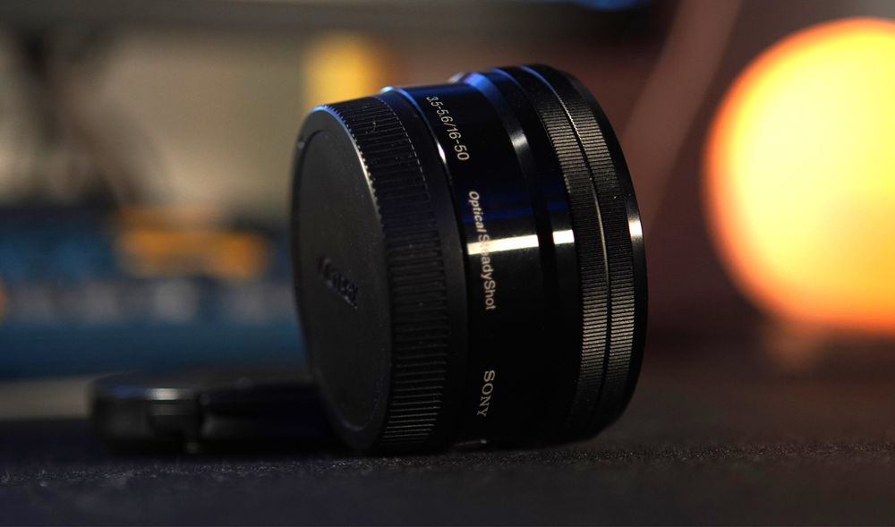 Китовый зум Sony 16-50 OSS