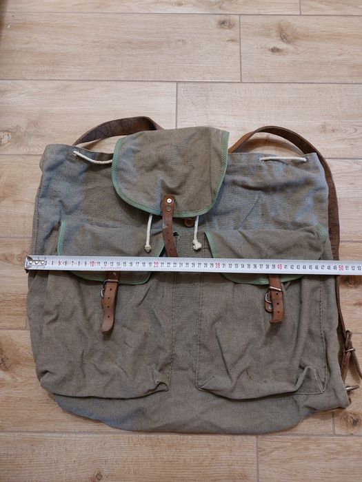 Туристически раници от близкото минало и брезентови горнища/ветровки/.