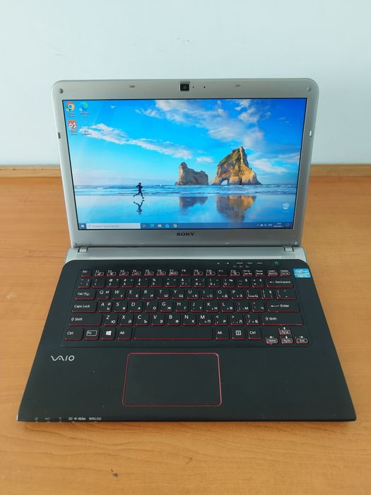 Лаптоп Sony Vaio - 14 инча , 8GB рам, 4 часа батерия, 120GB SSD