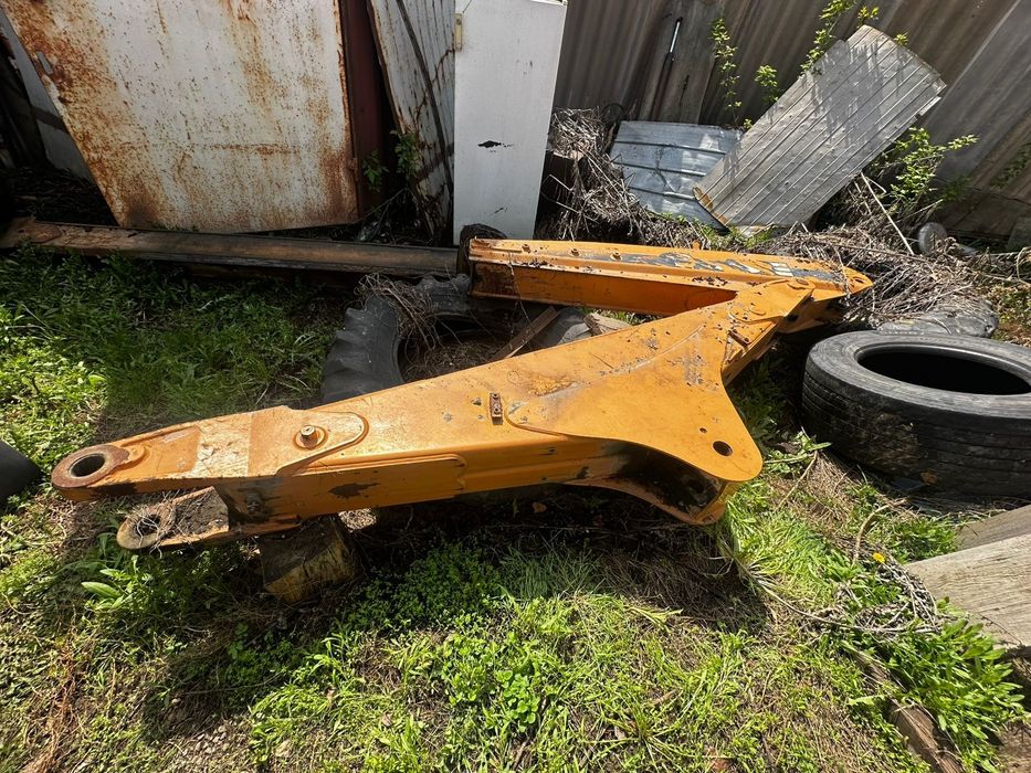 Экскаватор-погрузчик case на крабовом ходу