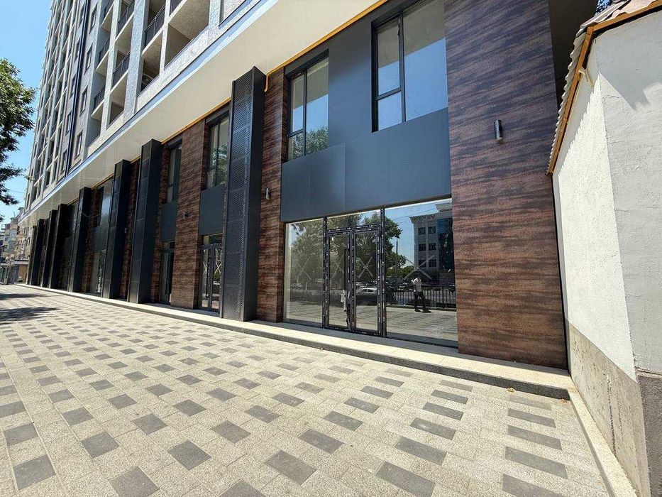 Срочно! Коммерческое помещение 130 м² на первой линии Шота Руставели