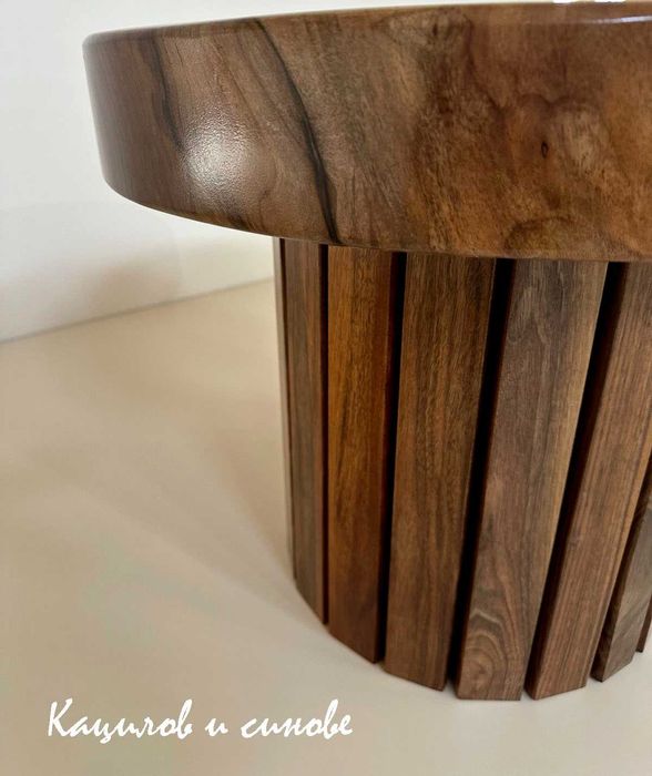 Маса от Масив Орех