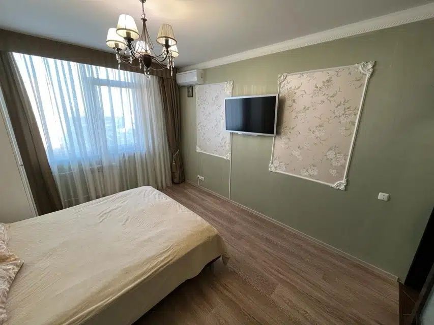 Аренда Высокопотолочка 2-2-3 Метро Ойбек Центр Иностранцам или ЗАГС