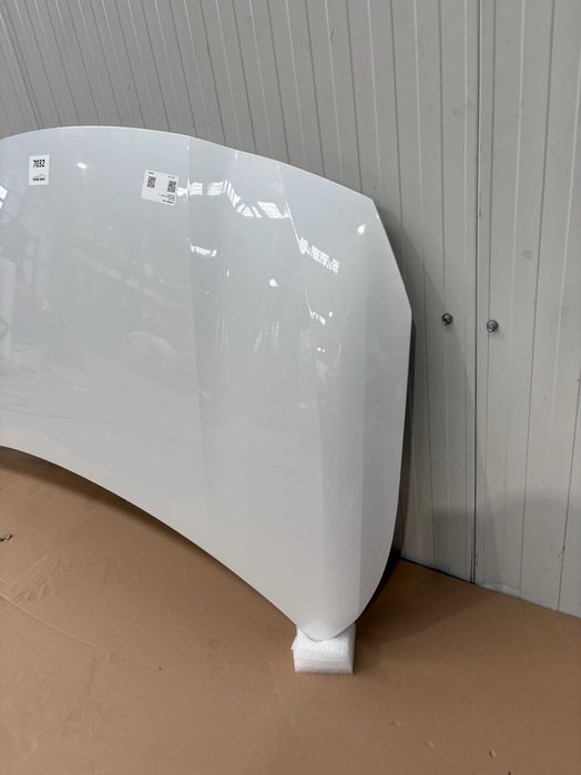 Оригинален Преден Капак За БМВ У06 8737107 BMW U06 Mineral-Weiss Metallic