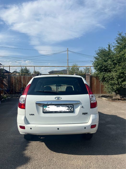 Лада приора машина