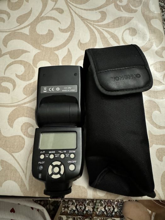 Фотоаппарат и вспышка