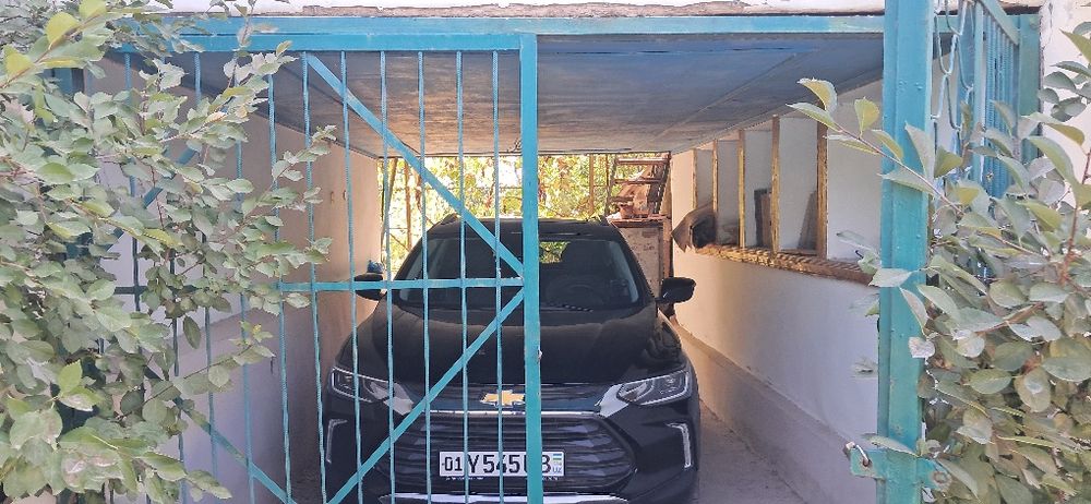 Дача 4 ,5 соток. Находится паркенте