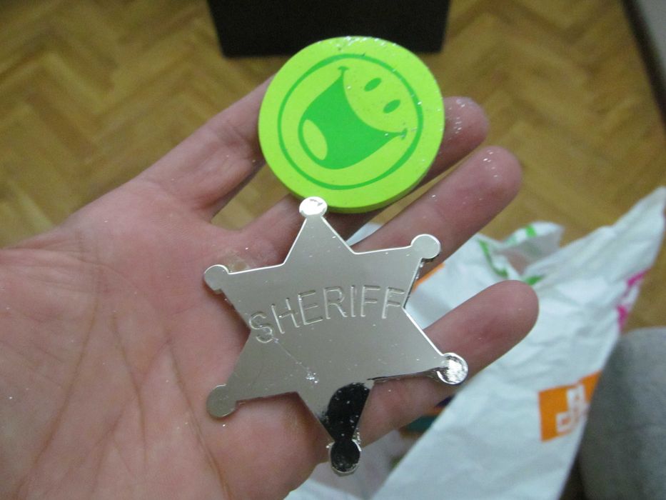 Шапки и маски част от Джъмбо игра, цената е за всичко от снимките