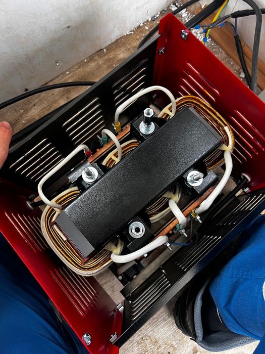 Продается трансформатор трехфазный