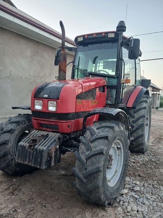 Belarus traktor Sirdaryo tumanida