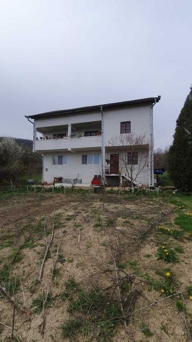 Casa cu teren de vanzare in Seaca (Calimanesti), Valcea