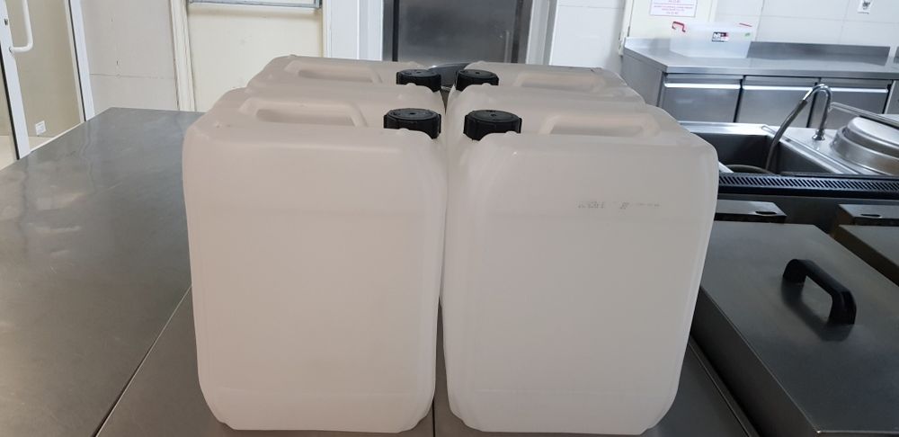 Продам канистры 20 литровые чистые