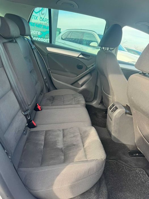 Închirieri auto Volkswagen Golf – cutie manuală