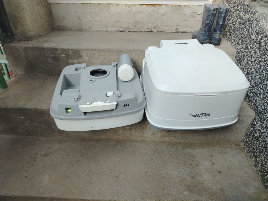 Тоалетна за къмпинг/преносима тоалетна