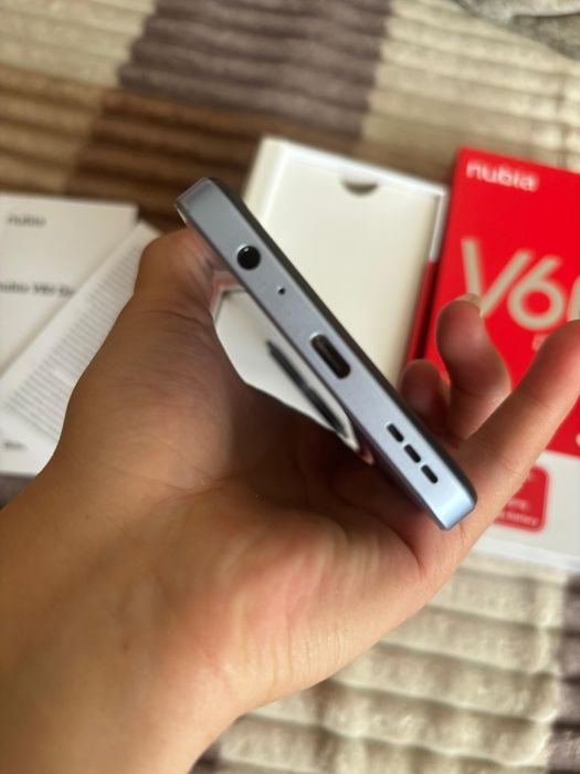 Nubia V60 Design