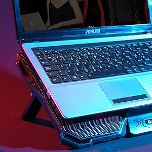 Охладителна подложка за лаптоп KLIM Cyclone с 5 вентилатора и подсветк