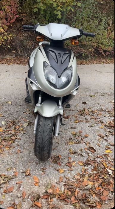 Продавам скутер 50цц