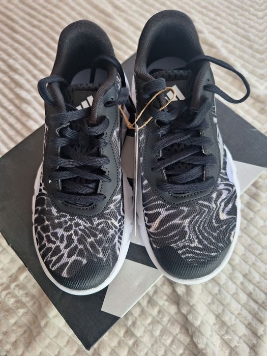 Маратонки на Adidas нови за 85лв