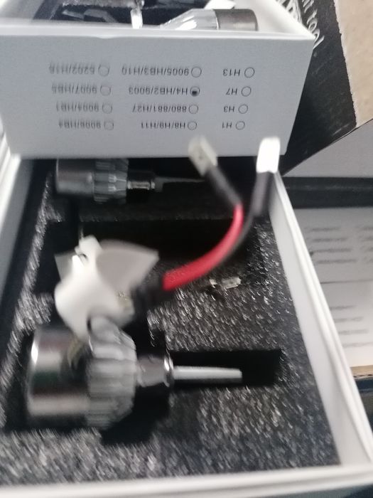 Set 2 becuri cu led 12/24 v pt faruri H4 H1 si H3 si H7 49 ron /set