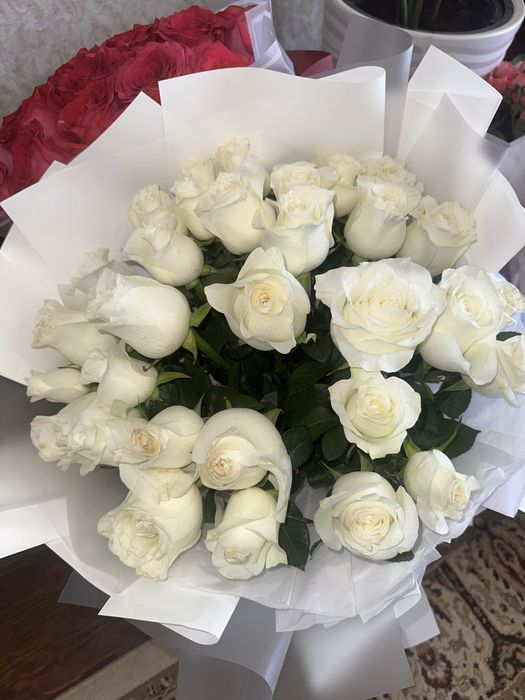 Белые розы 31шт)