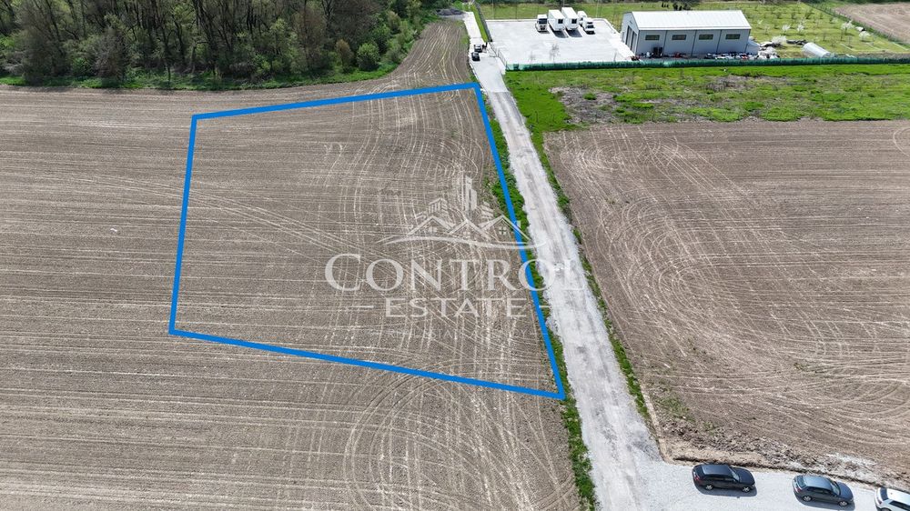 Парцел в Велико Търново, област-с.Шемшево площ 3008 цена 65000