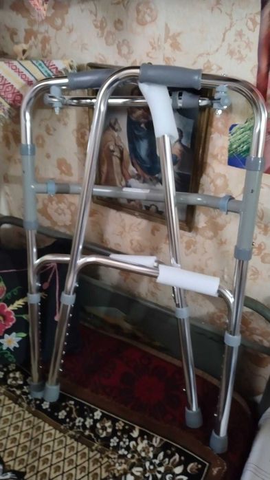 Инвалиден стол и принадлежности