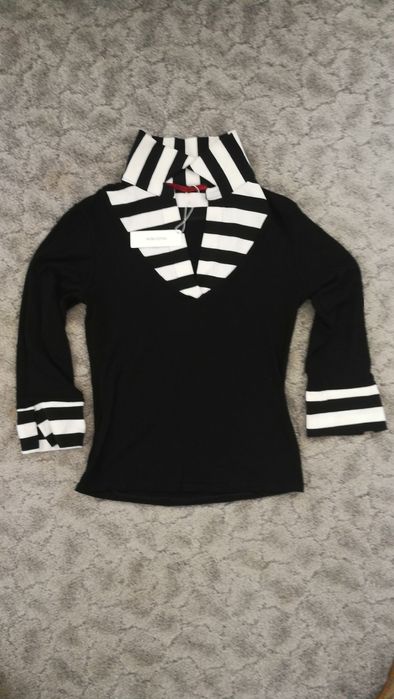 Bluza - NOUA - cu eticheta