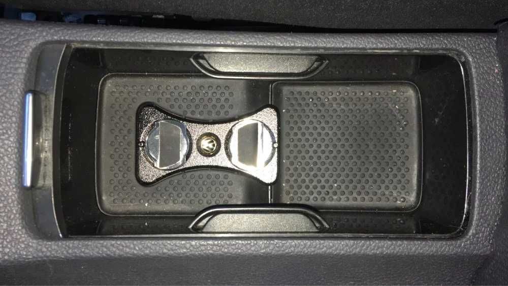 VW Ограничител отварачка за Поставката за чаши в VW GOLF 5 6 Jetta