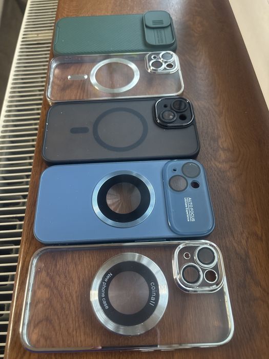 Huse Iphone 15 diferite culori .Se vand toate 100 lei