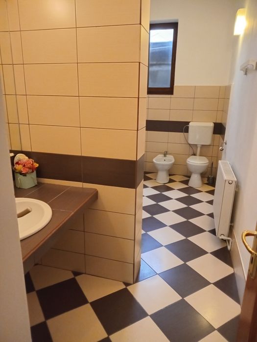 Închiriez spatiu pretabil birouri