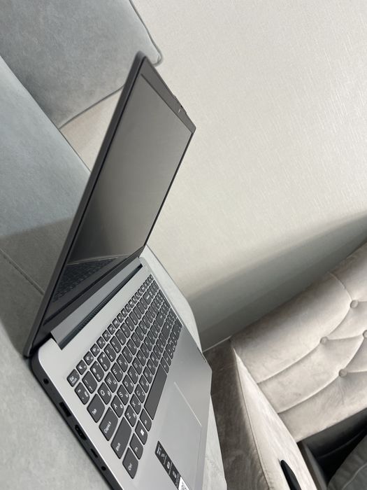 Продается новый Ноутбук Lenovo .