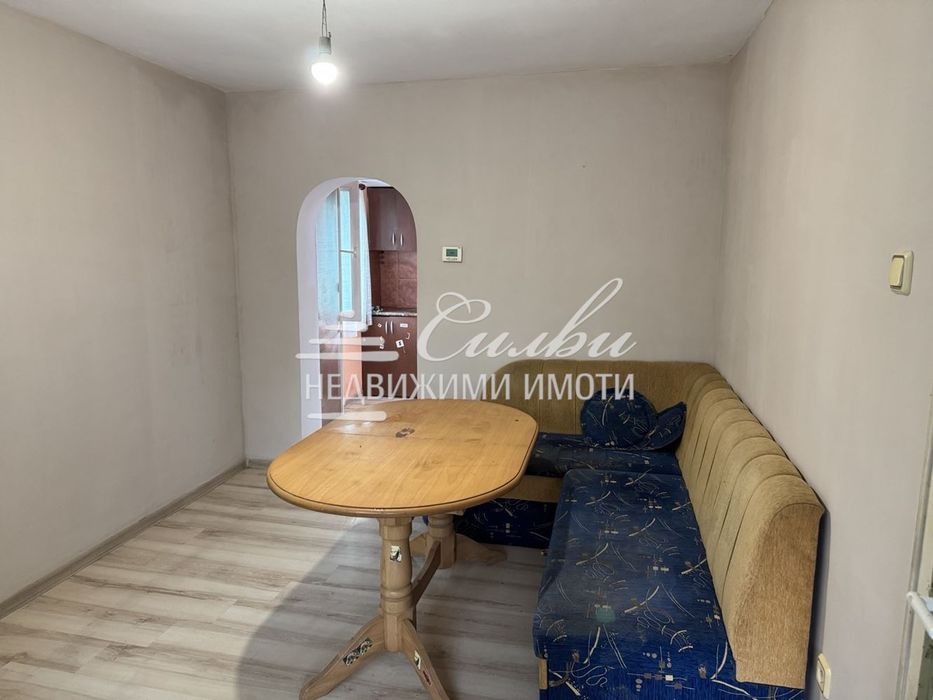 Самостоятелна тухлена КЪЩА на плоча - кв. Добруджански!