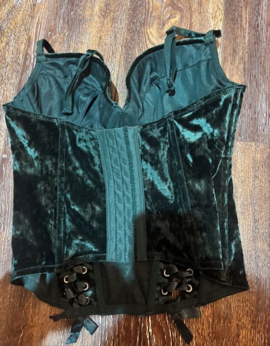 Corset catifea cu detalii